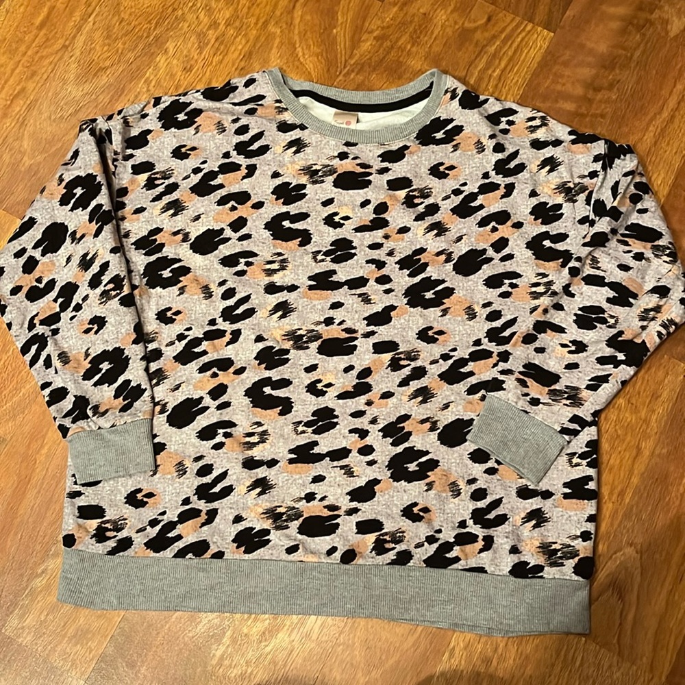 Like new Secret Treasures animal print sweatshirt